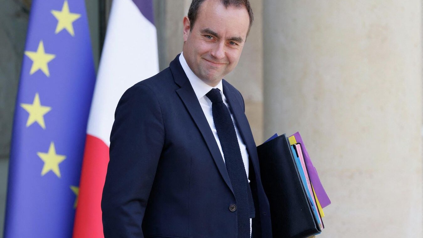 Франция, правительство, кризис, Макрон, отставка.