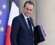 Франция, правительство, кризис, Макрон, отставка.