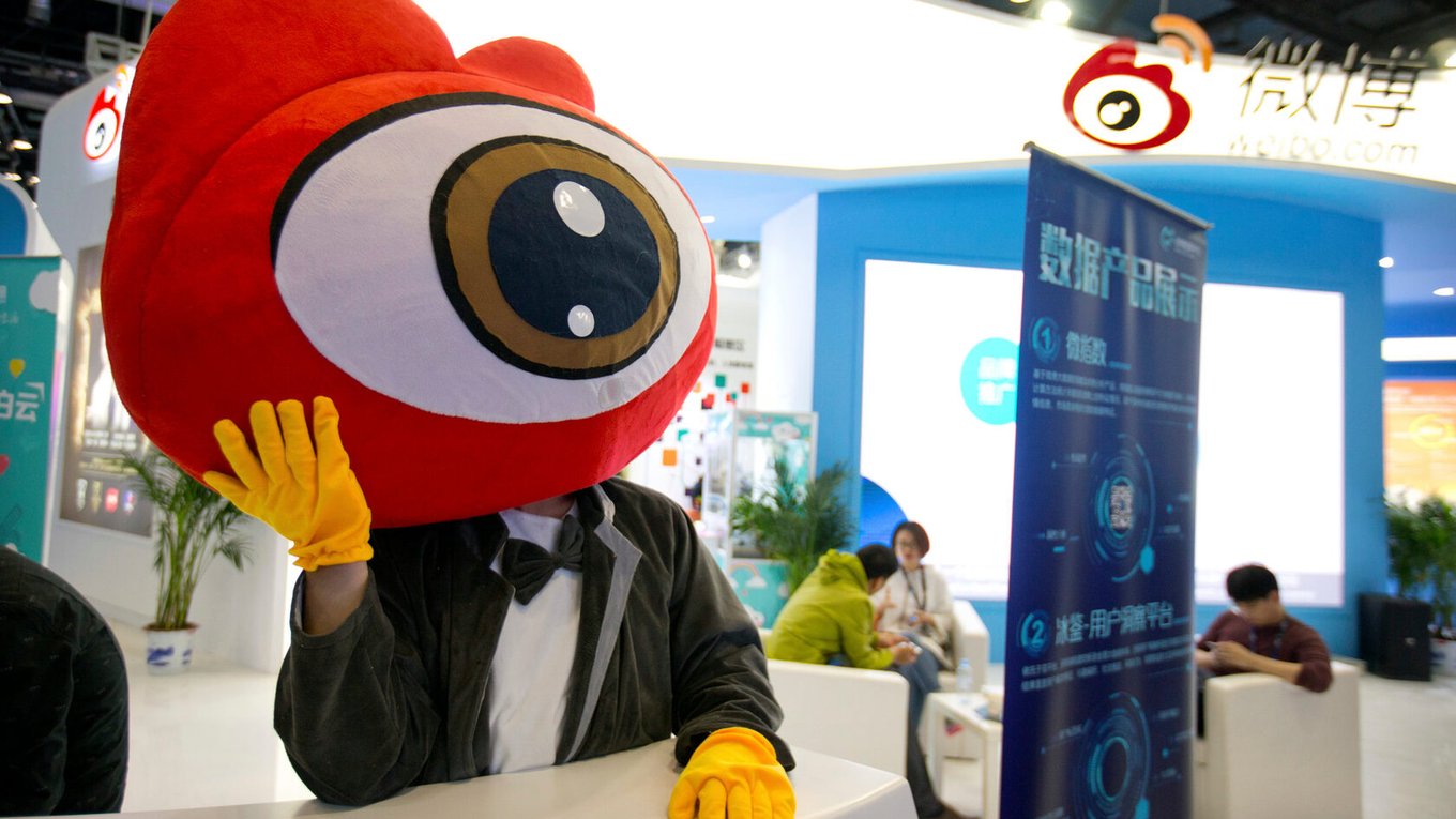 Цензор китайской соцсети Weibo тайно помогал оппозиции