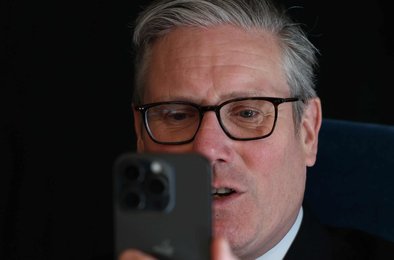 соцсети, прокрутка, зависимость, подростки, ограничения