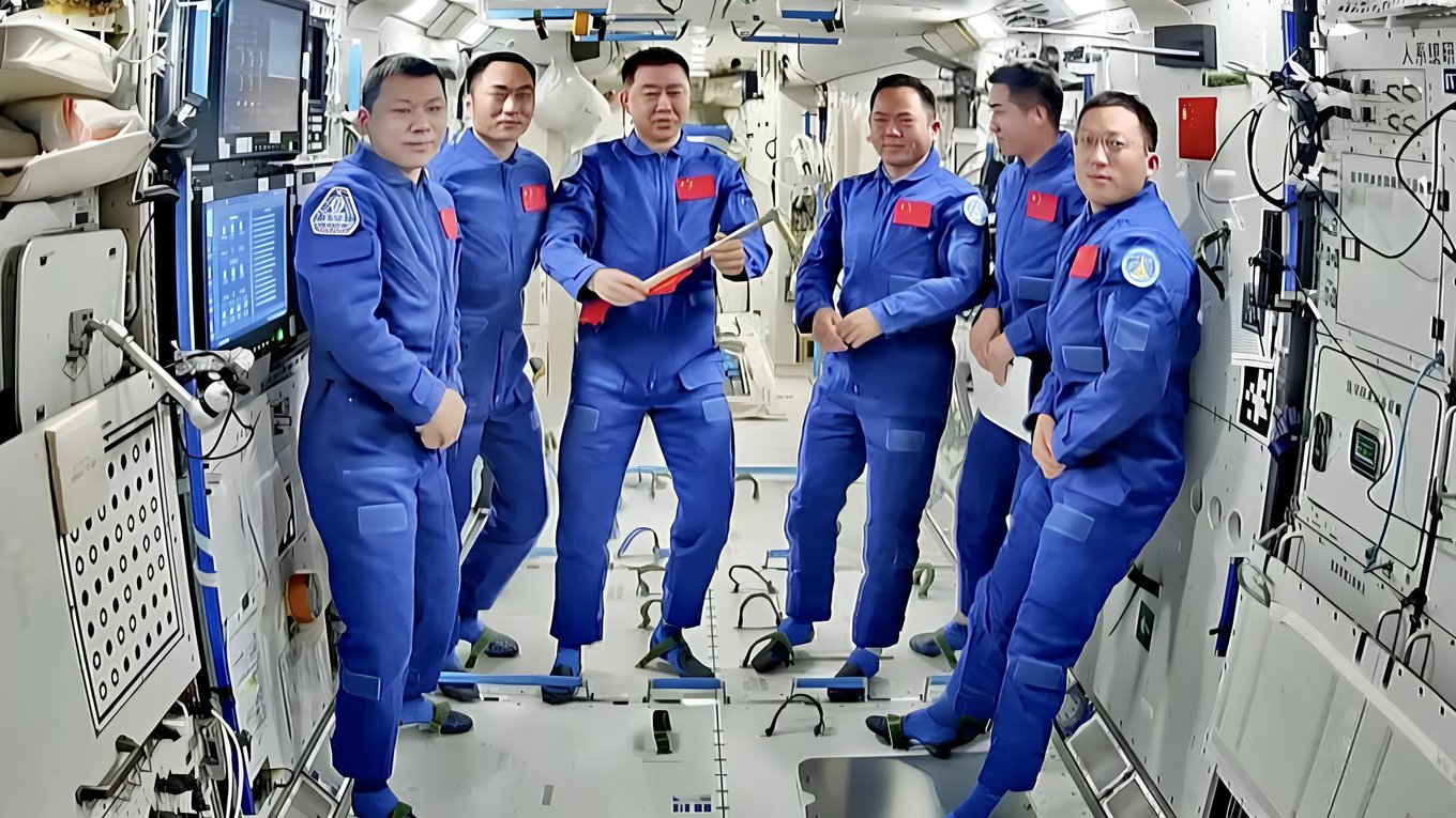 Китай, космос, космонавты, мусор, станция