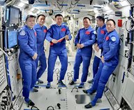 Китай, космос, космонавты, мусор, станция