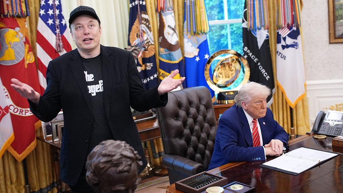 Илон Маск изгнан из США, Дональд Трамп и SpaceX, национализация SpaceX, конфликт Маск и Трамп, ракета SpaceX в США