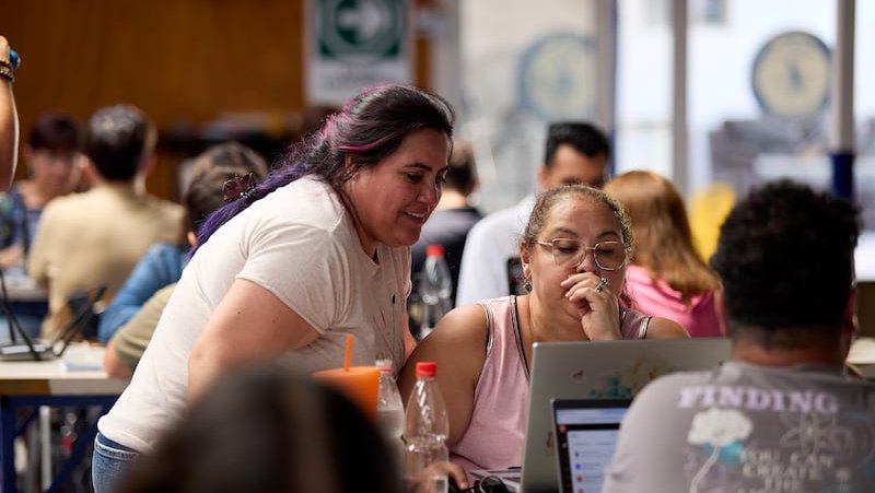 Чили, чатбот, протест, экология, нейросети