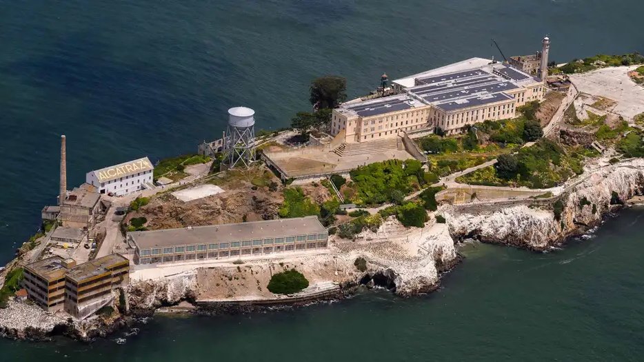 Трамп, Алькатрас, тюрьма, бюджет, США