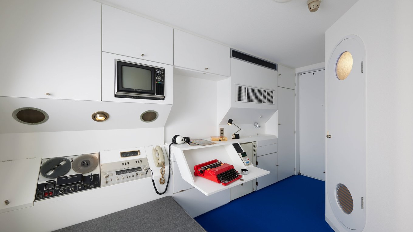 Nakagin Capsule Tower, японский модернизм, архитектура Токио, выставка в MoMA, капсульное жилье