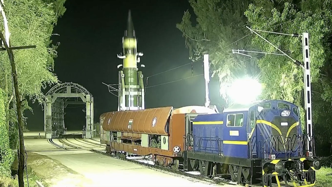 Индия, ракета, Agni-Prime, пусковая установка, железнодорожная