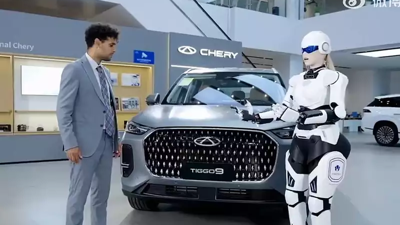 гуманоидный робот Chery, робот-продавец автомобилей, искусственный интеллект в автосалоне, робот Mornine Chery, технологии продаж будущего