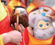 Игрушка с буддийским мотивом, Паки: Тук-тук, Pucky Knock Knock