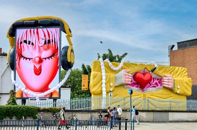 Лондон, 3D-инсталляция, анимированное сердце, билборд с сердцем, городской арт