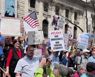 США митинги, проплаченные протесты, Crowds on Demand, акции против Трампа, индустрия массовых мероприятий