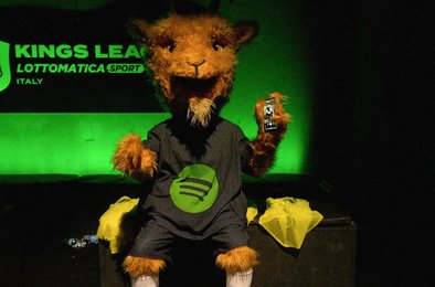 Spotify шоу Kings League, козлиное шоу Милан, Tony Boy Spotify MVP, маскоты козлы Kings League, музыкальное выступление на арене