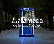 Барселона, телефонная будка, социальная кампания