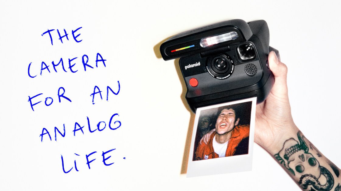 аналоговая жизнь, Polaroid кампания, отказ от смартфонов, мгновенные фотографии, уличная реклама Polaroid