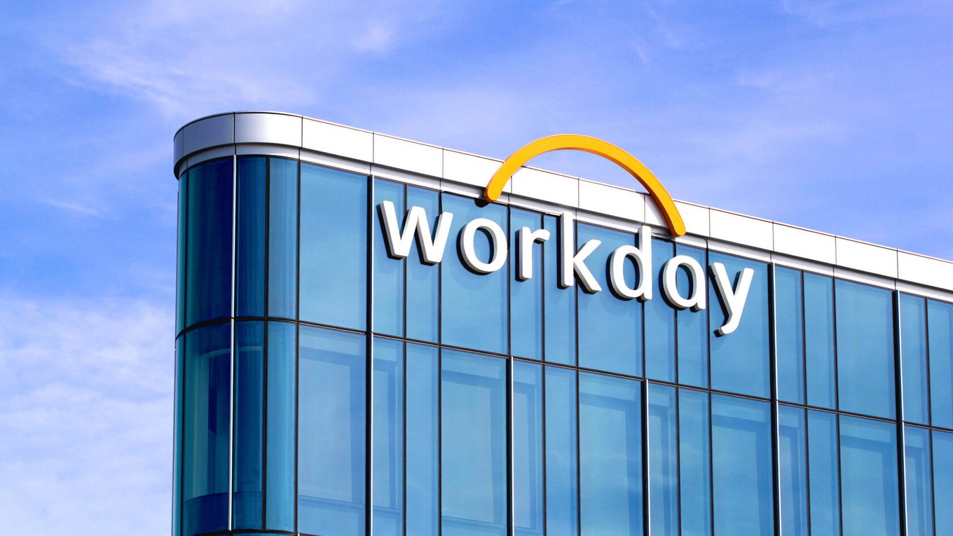 Технологическая компания Workday начала массовые сокращения из-за ИИ