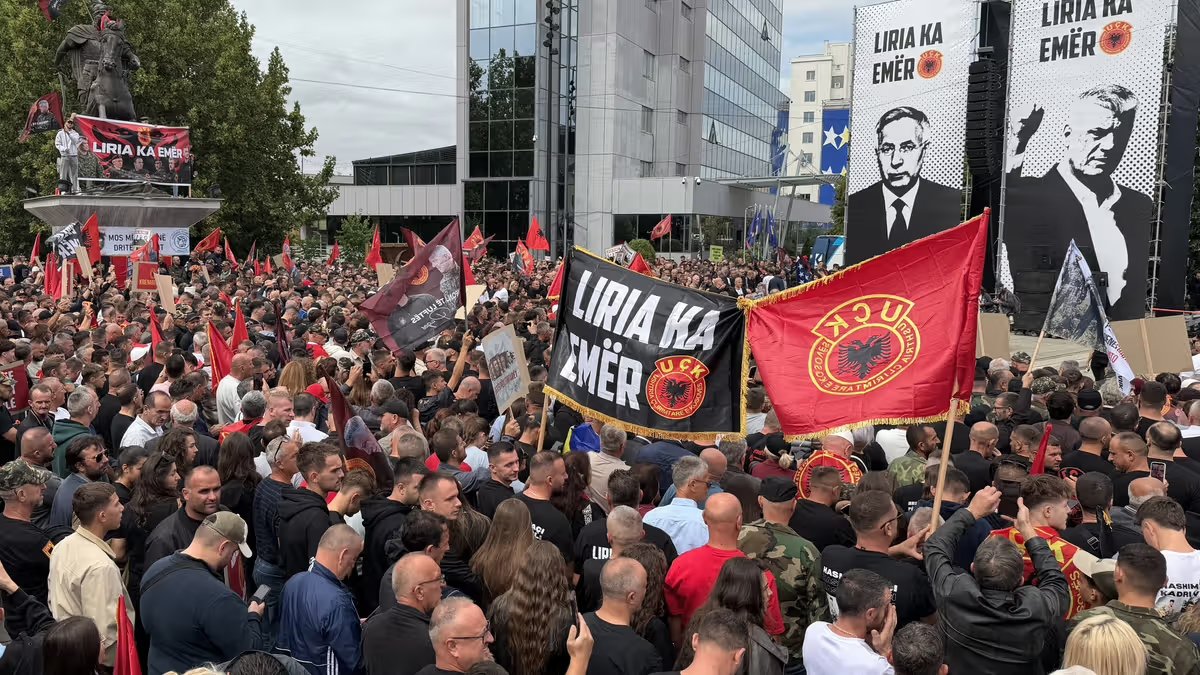 Тачи, Косово, Приштина, митинг, военныепреступления