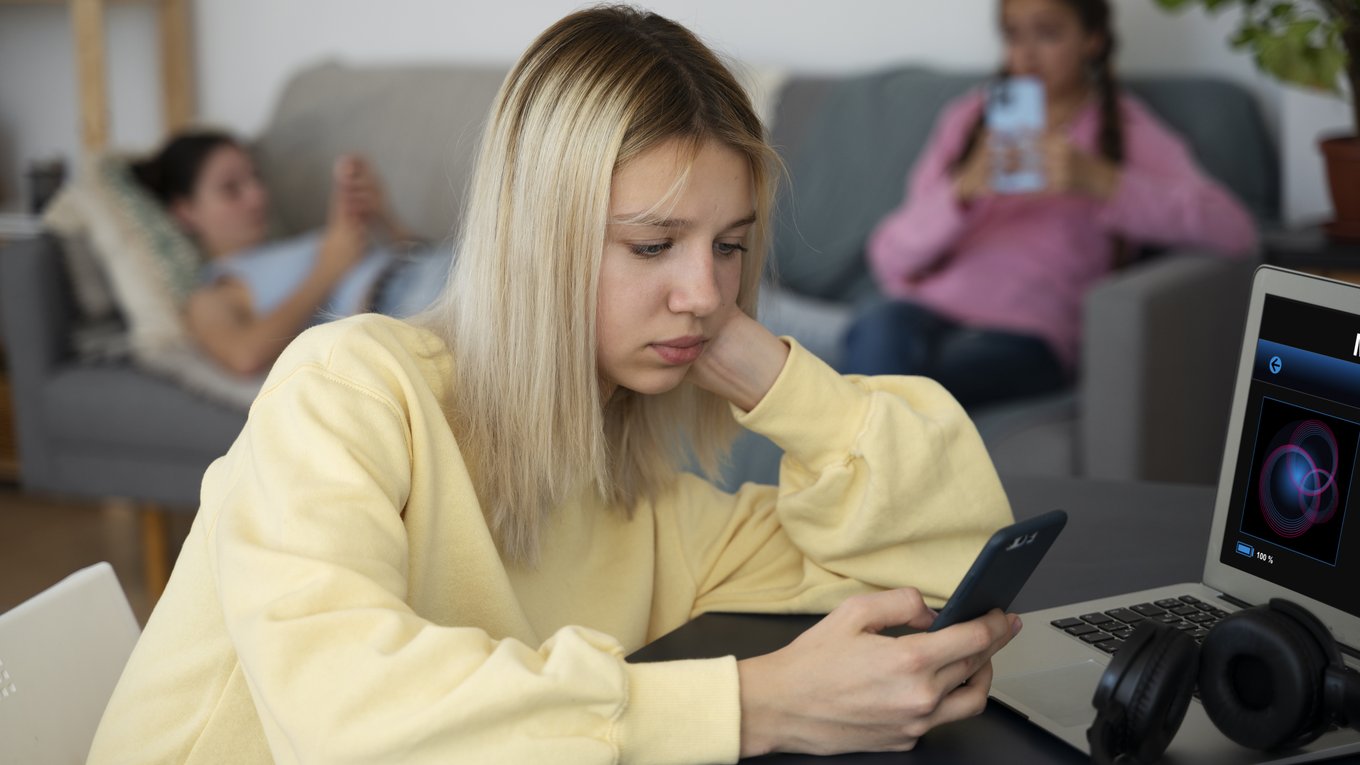 смартфоны, подростки, здоровье, экраны, сон