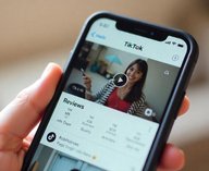 TikTok добавляет функцию с отзывами о местах