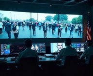 ИИ наблюдение, дроны США, протесты и слежка, распознавание лиц, контроль за мигрантами