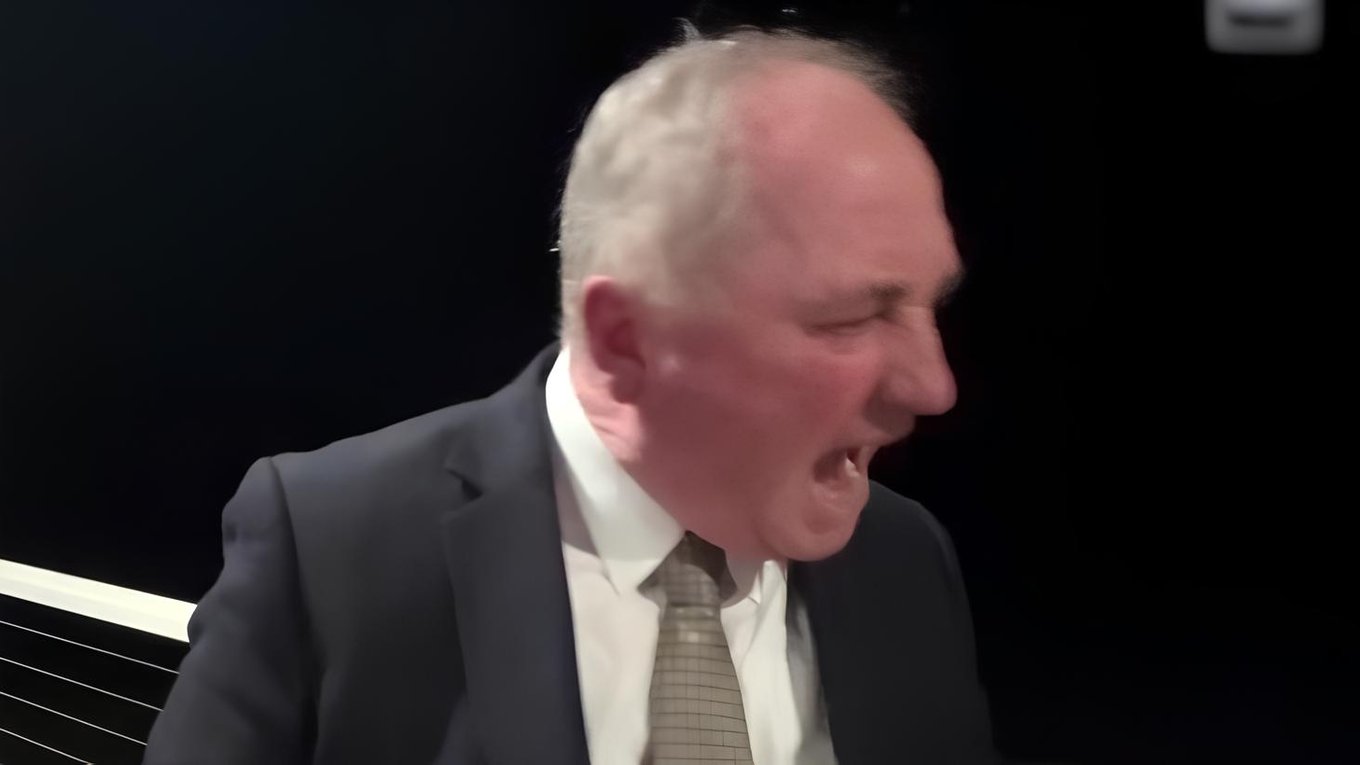 Австралия, депутат, собака, скандал, интервью