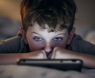 Франция, соцсети, подростки, запрет, закон