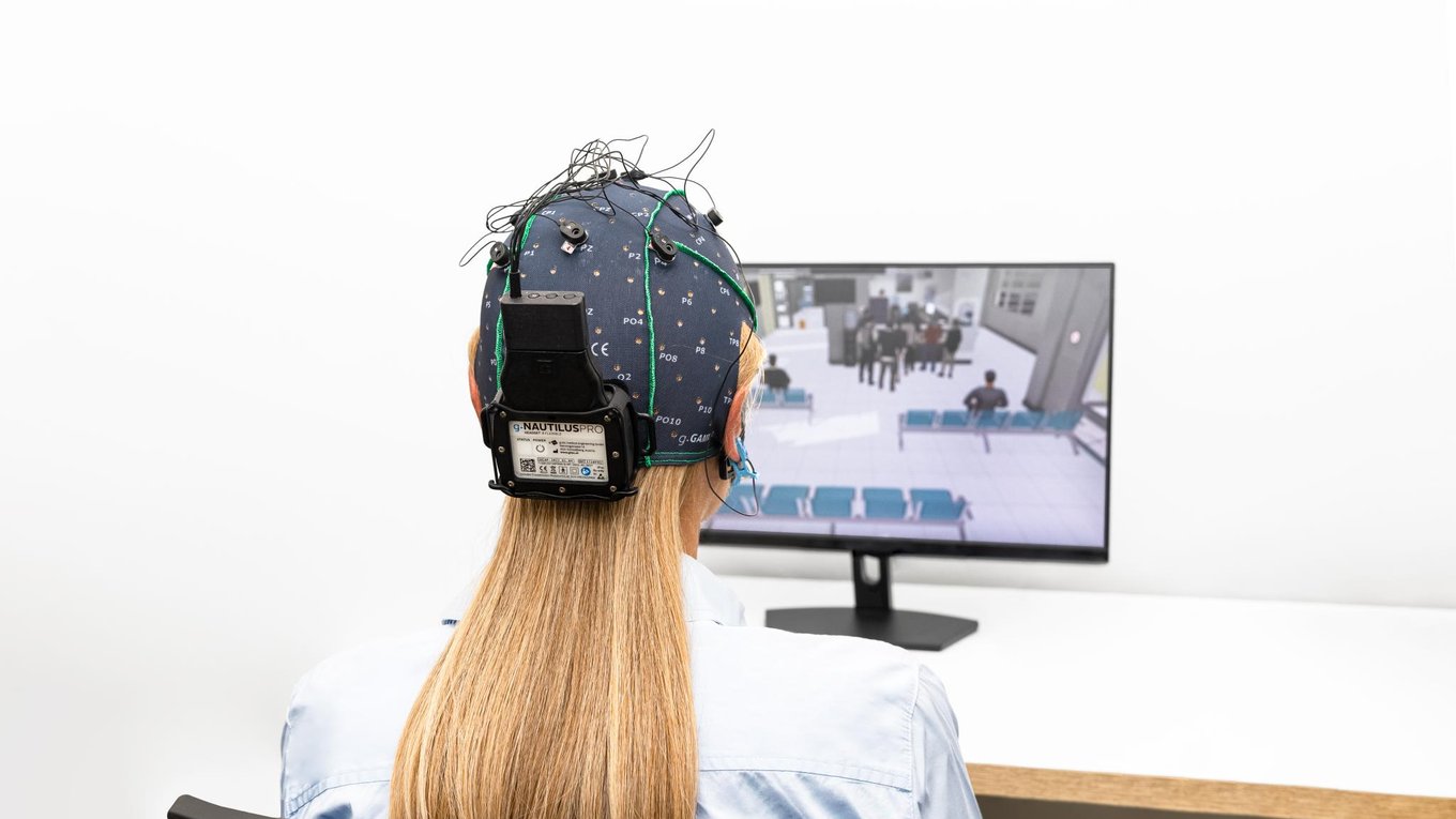 лечение депрессии без лекарств, видеоигра для лечения депрессии, GrayMatters Health, Prism for Depression, терапия с ЭЭГ-шлемом
