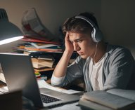 Студенты, нейросети, стресс, выгорание, тревожность