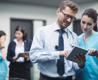 врачи, айтишники, работа, опрос, профессия