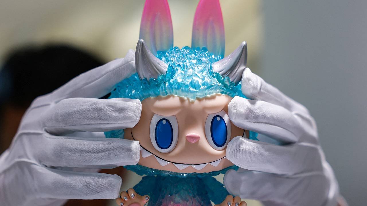Labubu игрушка, Pop Mart скандал, демон Пазузу, сжигание кукол в Китае, мифология и игрушки