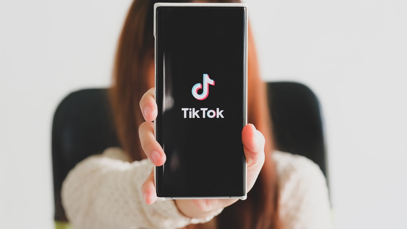ТикТок, алгоритм, пользователь, внимание, рекомендации.
